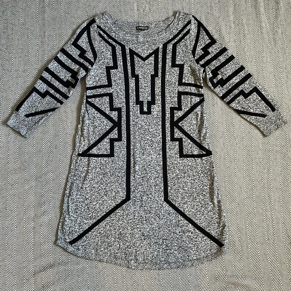 EXPRESS GEOMETRIC PRINT SWEATER DRESS